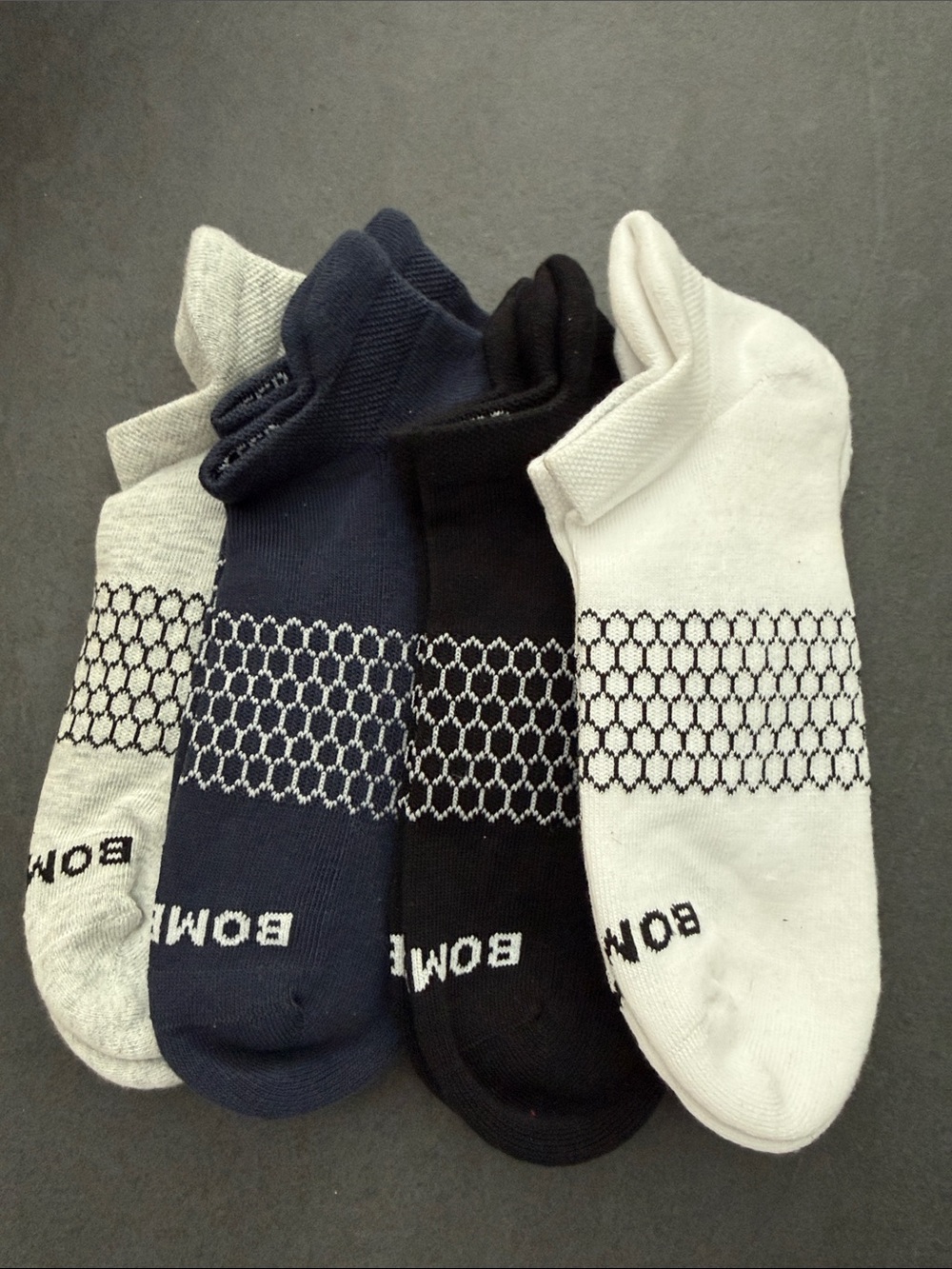 NWOT Bombas Unisex Ankle sock 4-Pack White, Black, Navy, Gray size Large
